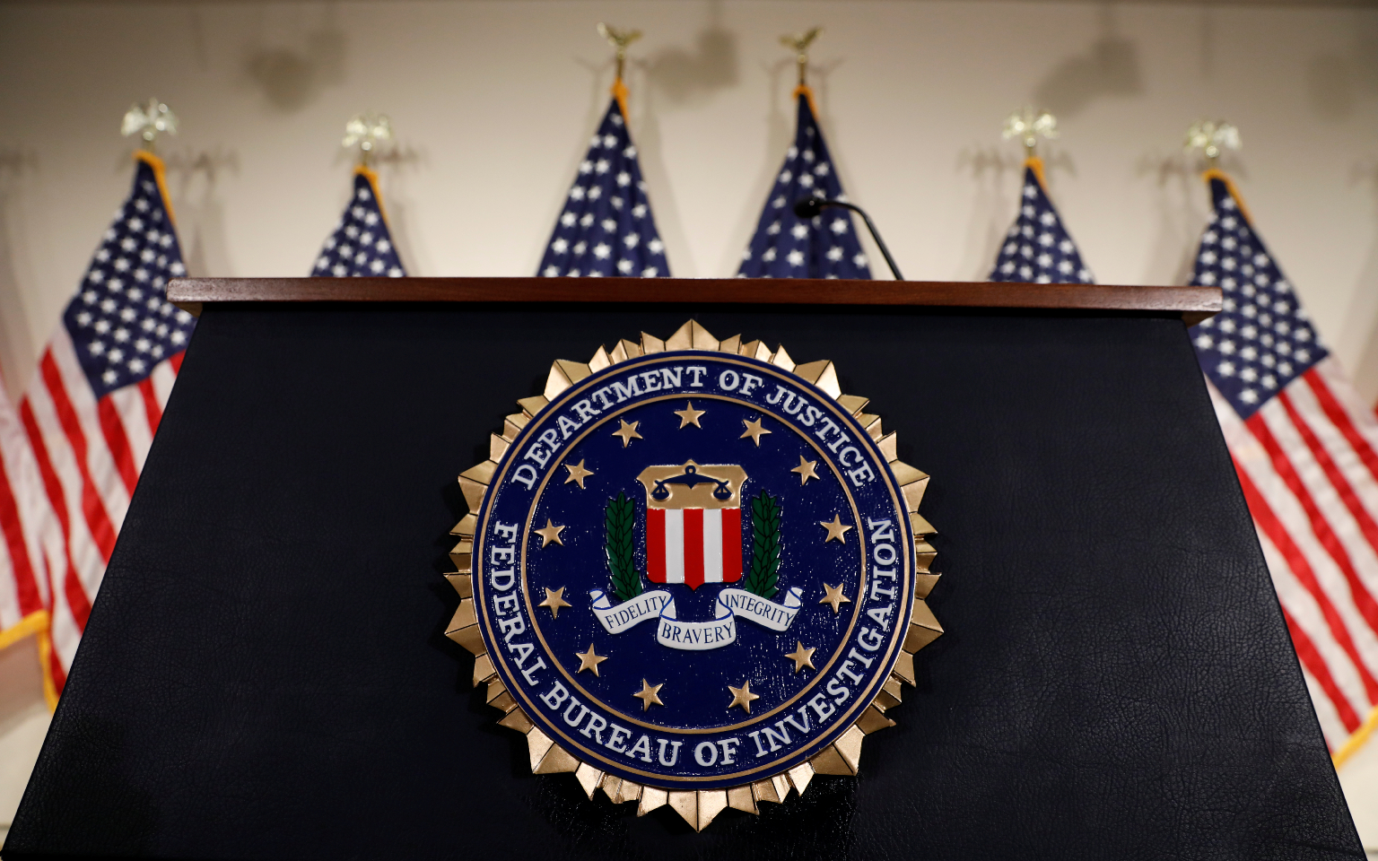 Хакеры взломали систему электронной почты ФБР