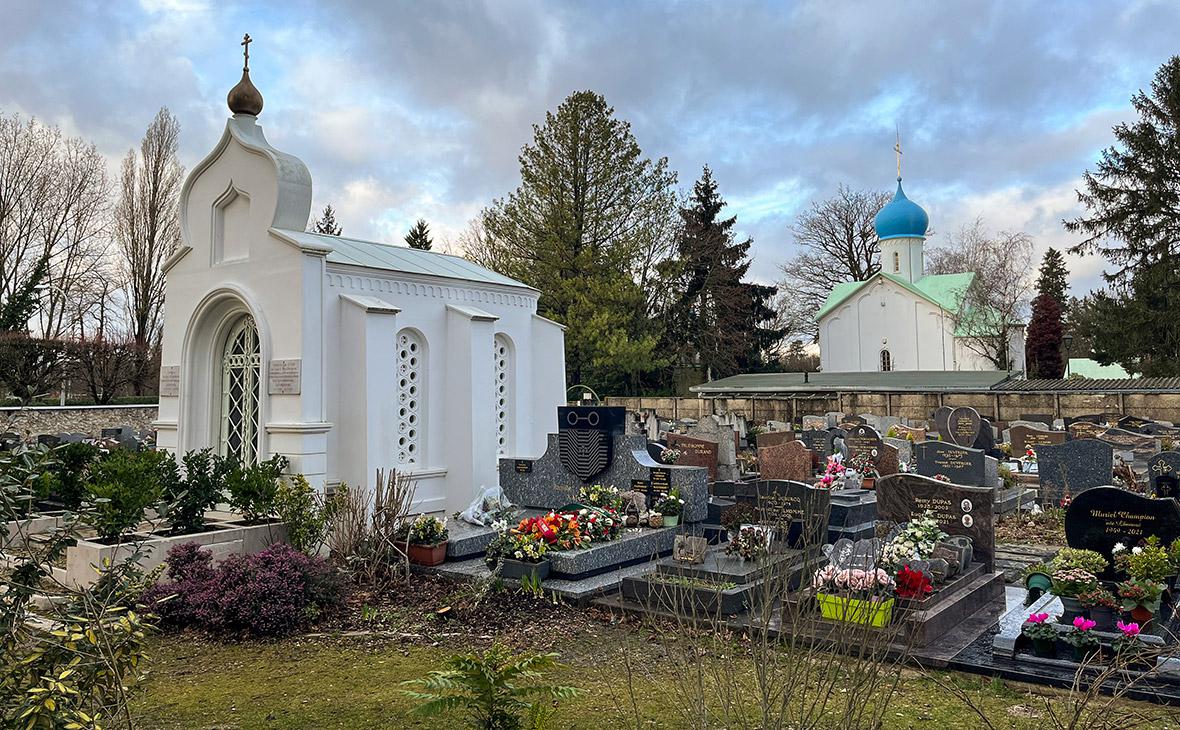 Русское кладбище в Сент-Женевьев-де-Буа