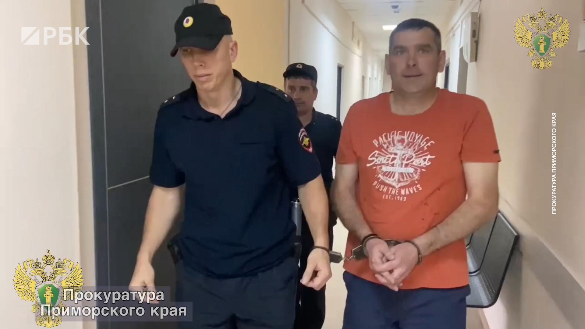 Во Владивостоке коммунальщиков обвинили во взятках