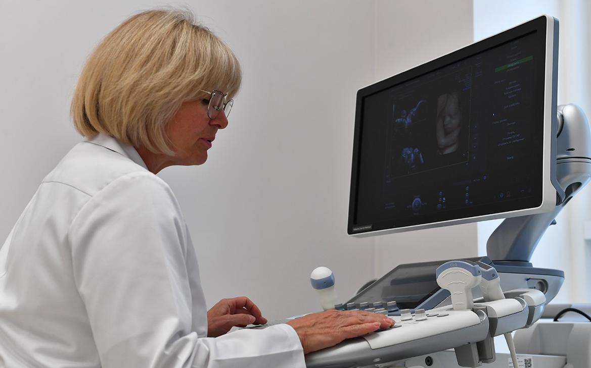 Больше 30 регионов России ограничили аборты. Инфографика