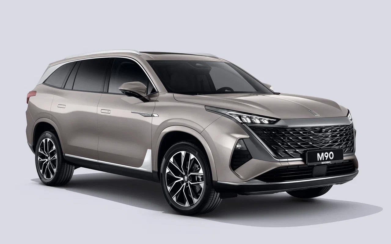 &laquo;Москвич М90&raquo; без вариантов с мотором 2.0 (200 л.с.), АКП9 и полным приводом. Размеры крупнее: 4983 х 1967 х 1778 мм, база &mdash; 2915 мм