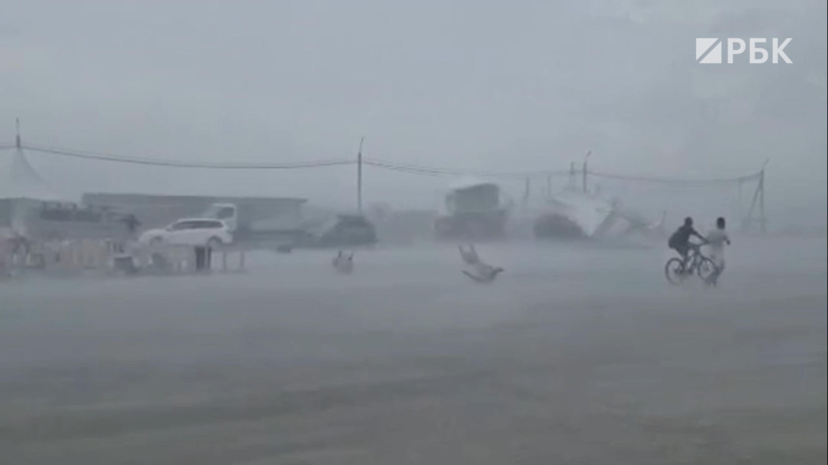 В Якутии ураган снес спортивные декорации. Видео