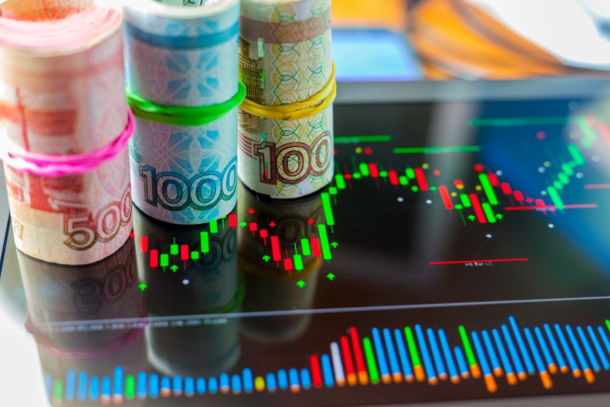 С 1 сентября через систему быстрых переводов (СБП) можно будет переводить российские акции и облигации, доступные неквалифицированным инвесторам, от одного брокера к другому