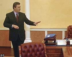 Л.Кучма принял отставку В.Януковича с поста премьер-министра