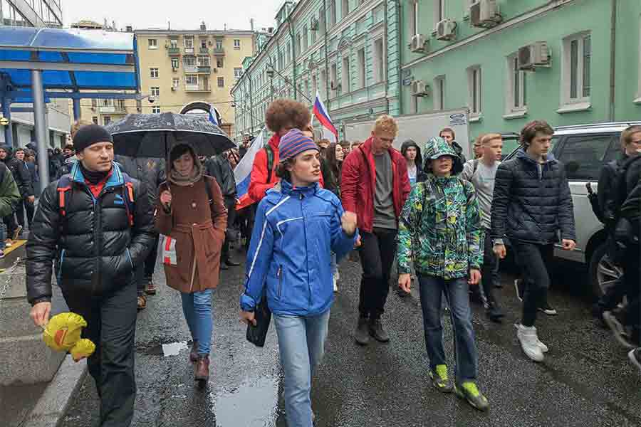 Большая часть собравшихся на митинги в поддержку Навального &mdash; молодые люди: студенты и учащиеся школ.