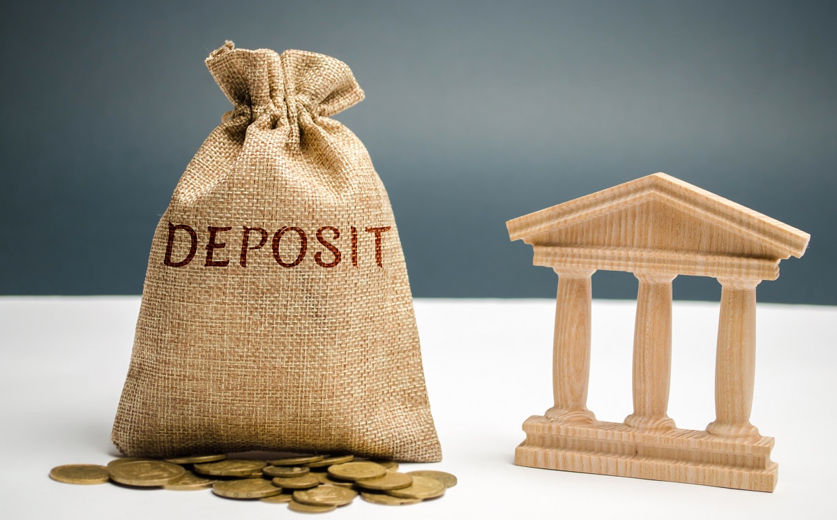 Банки, которые хотят избежать наплыва наличности, могут воздержаться от применения отрицательной процентной ставки к сравнительно небольшим депозитам вкладчиков