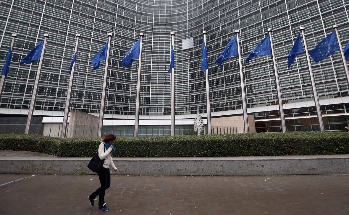 Carl Court / Getty Images