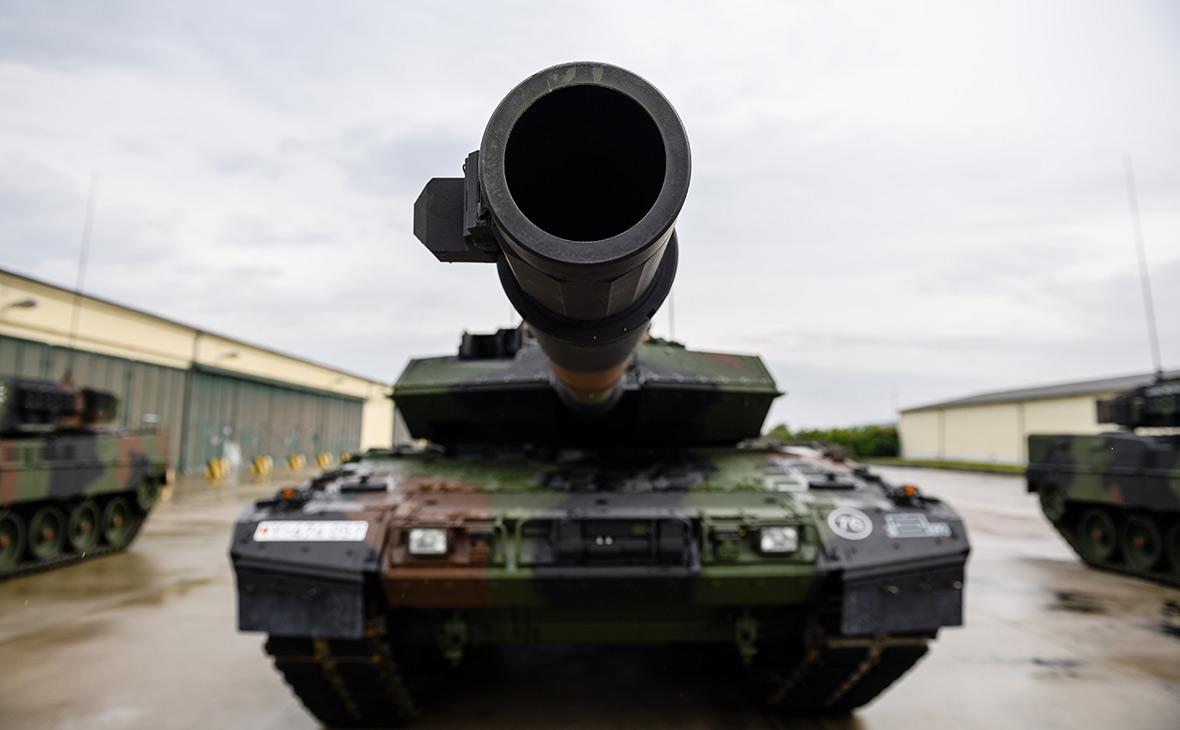 Польша попросила у Германии разрешение на поставку Украине танков Leopard"/>













