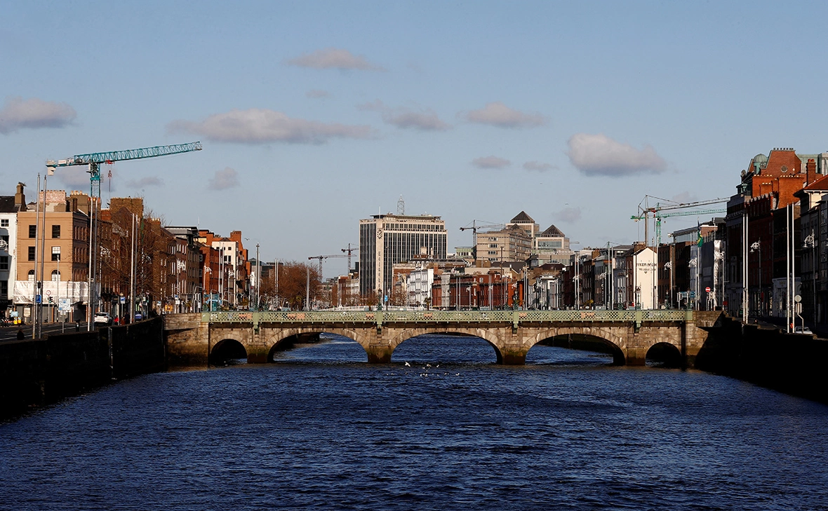 Jason Cairnduff / Reuters