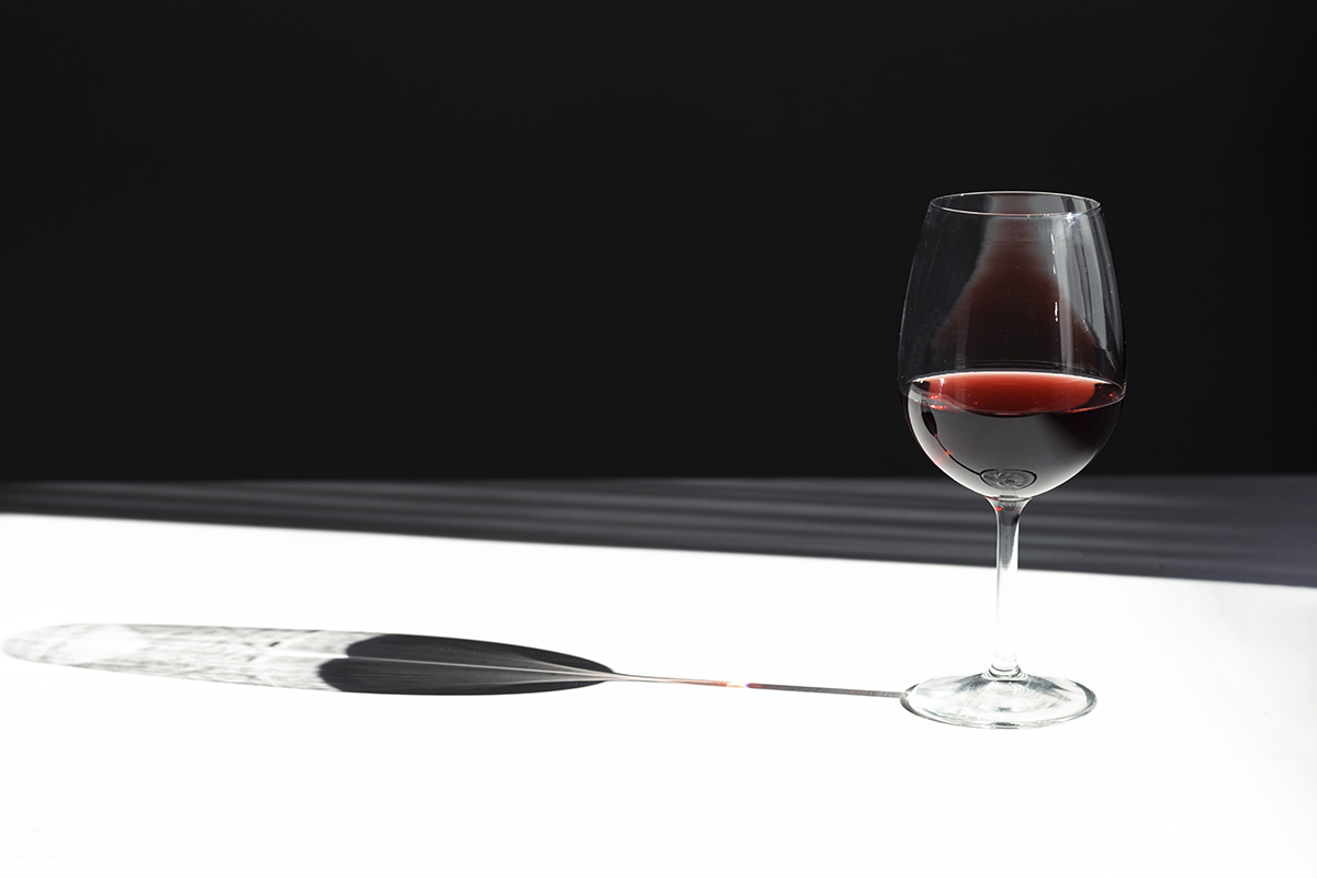 В мире изысканных напитков и утонченных вечеринок&nbsp;умение правильно держать бокал и разбираться в их назначениях также важно, как и разбираться в самих винах