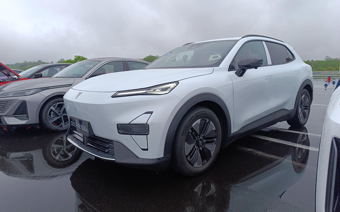 Deepal и Avatr анонсировали несколько новинок в России. Список и фото