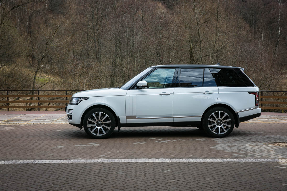 Убедительная «восьмерка». Тест-драйв и сравнение Lexus LX и Range Rover ::  Autonews