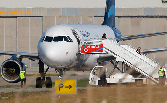 Угнанный ливийский пассажирский самолет в&nbsp;аэропорту Мальты
