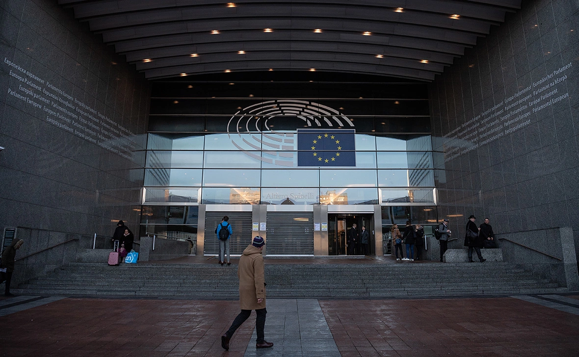 Leon Neal / Getty Images