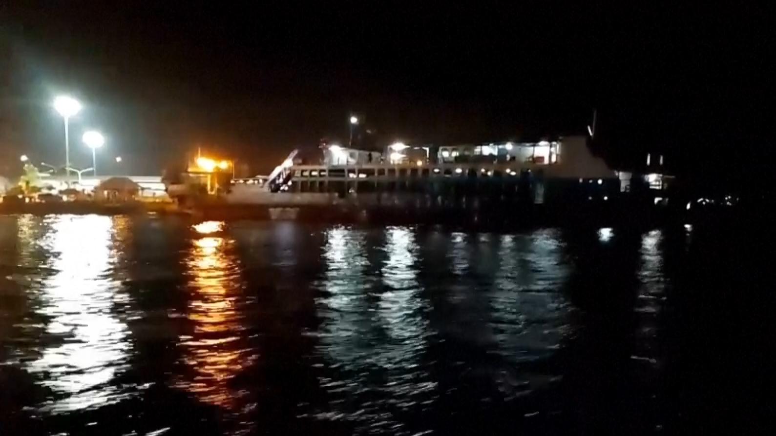 У берегов Бали затонул паром, перевозивший свыше 60 человек