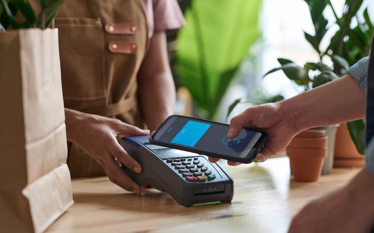 Электронный кошелек в некоторых случаях может быть удобнее, чем банковская карта