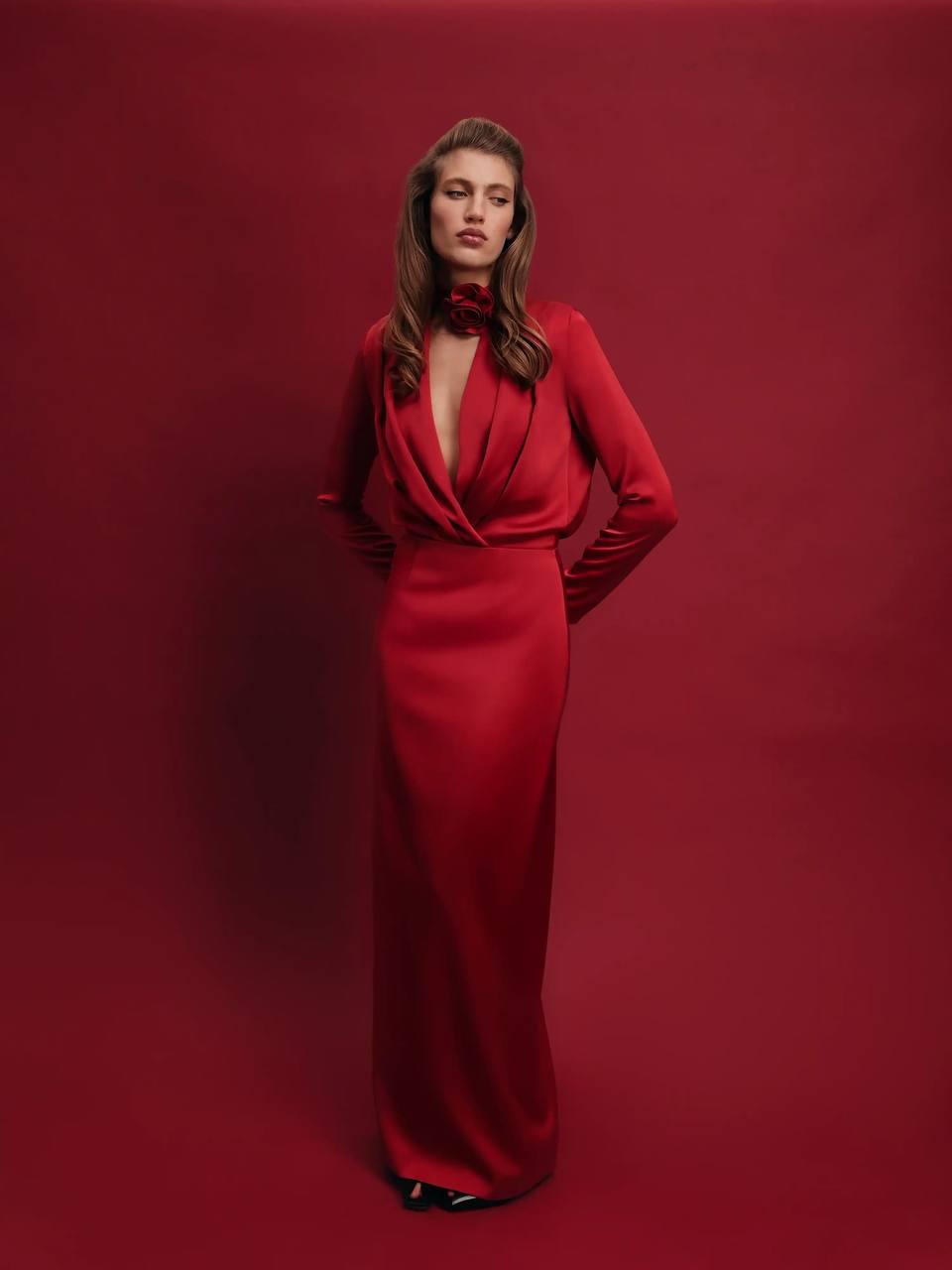 Платье Jasmine Maxi, Roses Lace, 102 000 руб. (roseslace.ru)