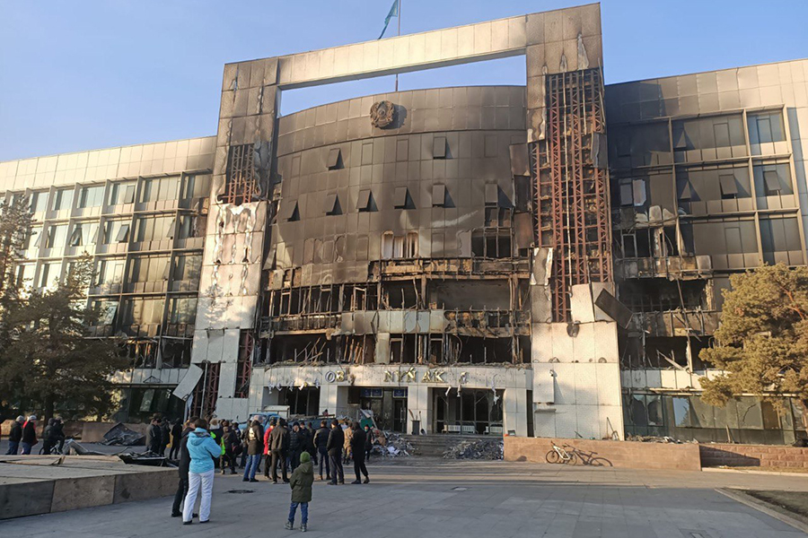 Также в ходе беспорядков пожар произошел в здании акимата города&nbsp;Талдыкоргана