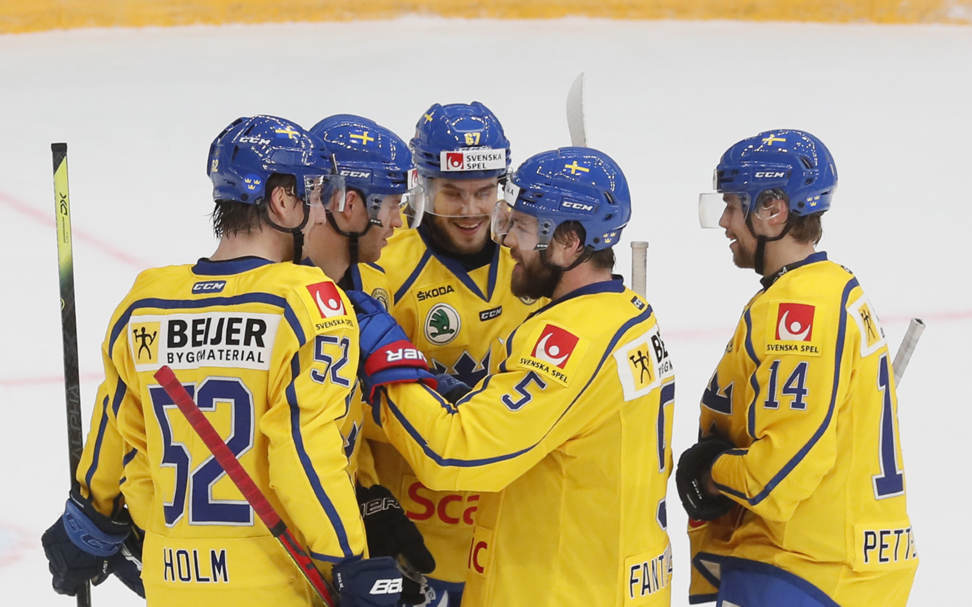 В сборной Швеции перед Олимпиадой заменили двух хоккеистов из-за COVID-19