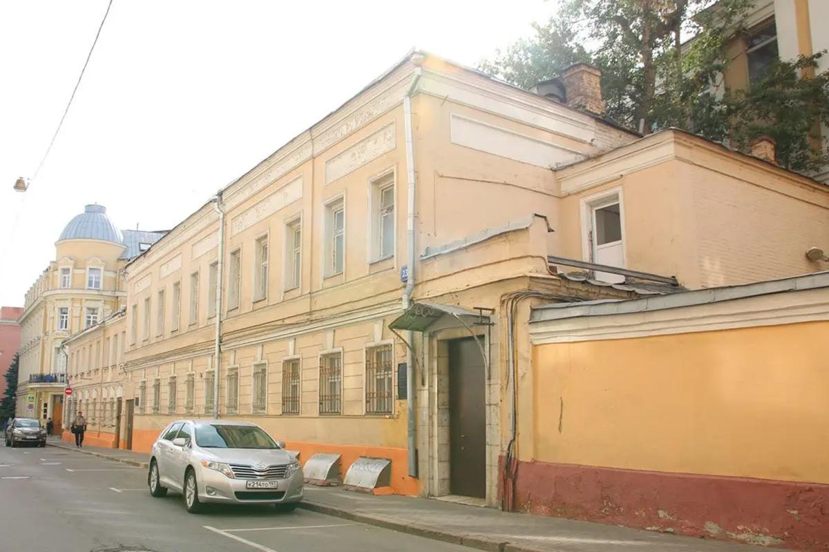 &laquo;Дом причта церкви Николы в Гнездниках, первая треть XIX в.&raquo;.