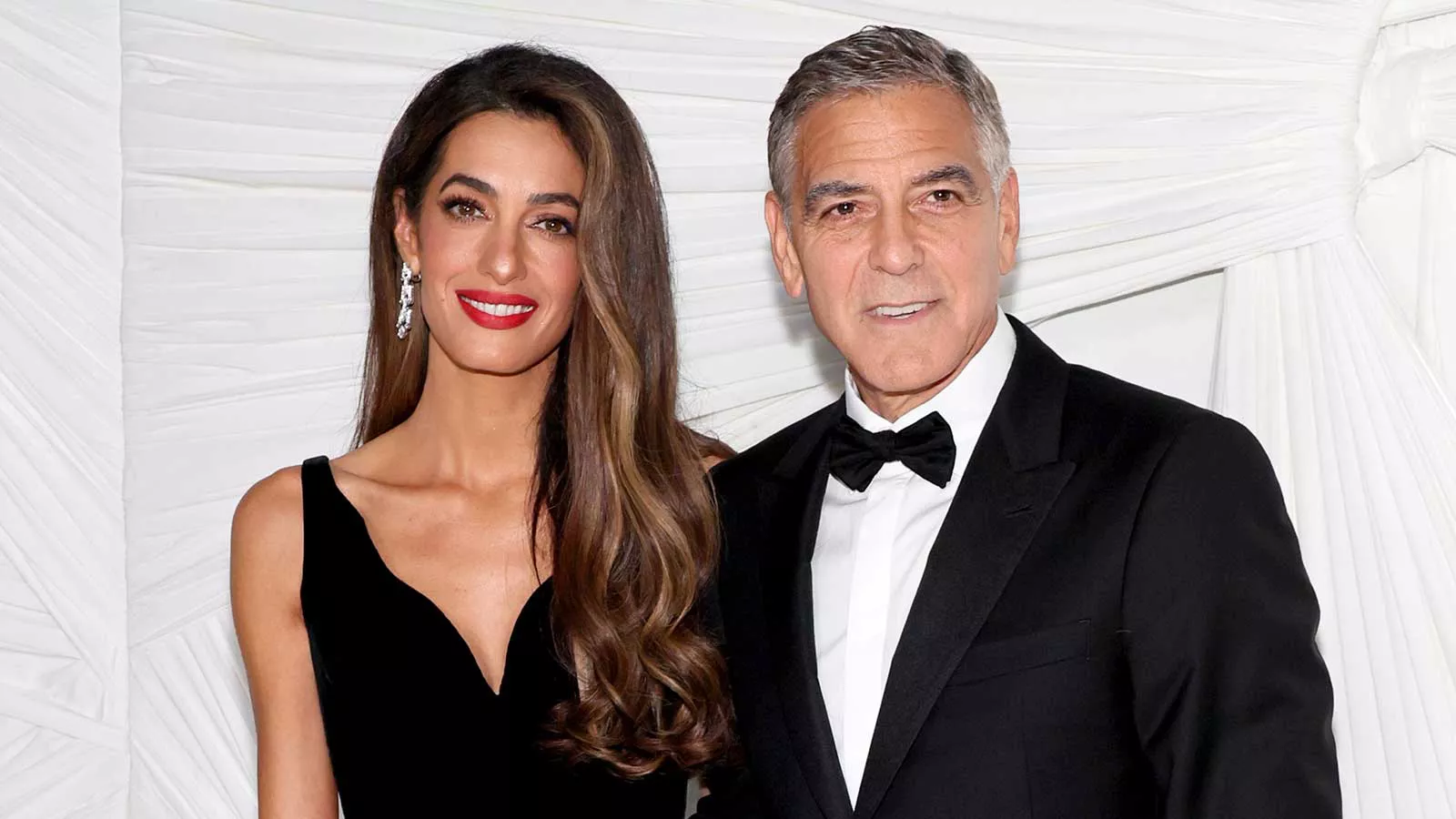 Джордж и Амаль Клуни вышли в свет в преддверии 10-й годовщины свадьбы | РБК  Life