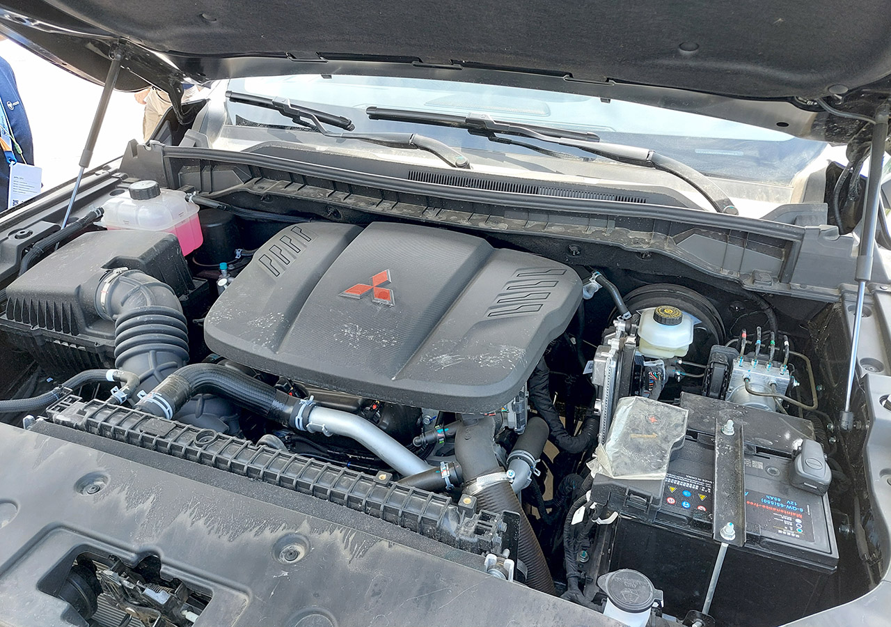 Бензиновый двигатель&nbsp;японской марки Mitsubishi, но разработан и выпускается в Китае