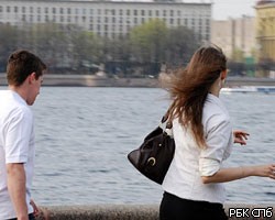 Штормовой ветер над Петербургом еще усилится 