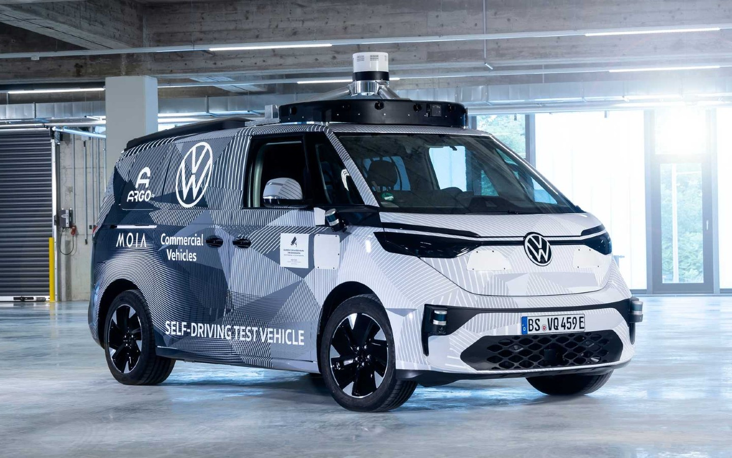 Volkswagen разработал беспилотный минивэн на электрическом приводе