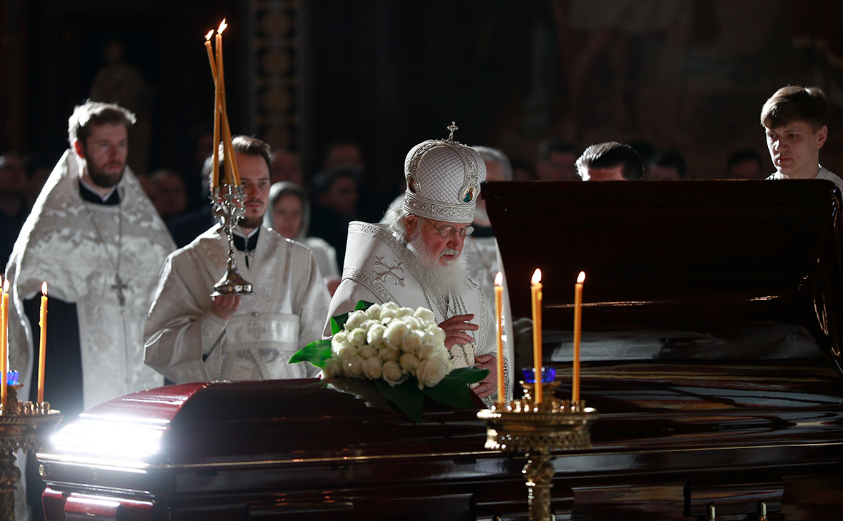 Патриарх Кирилл (в центре)