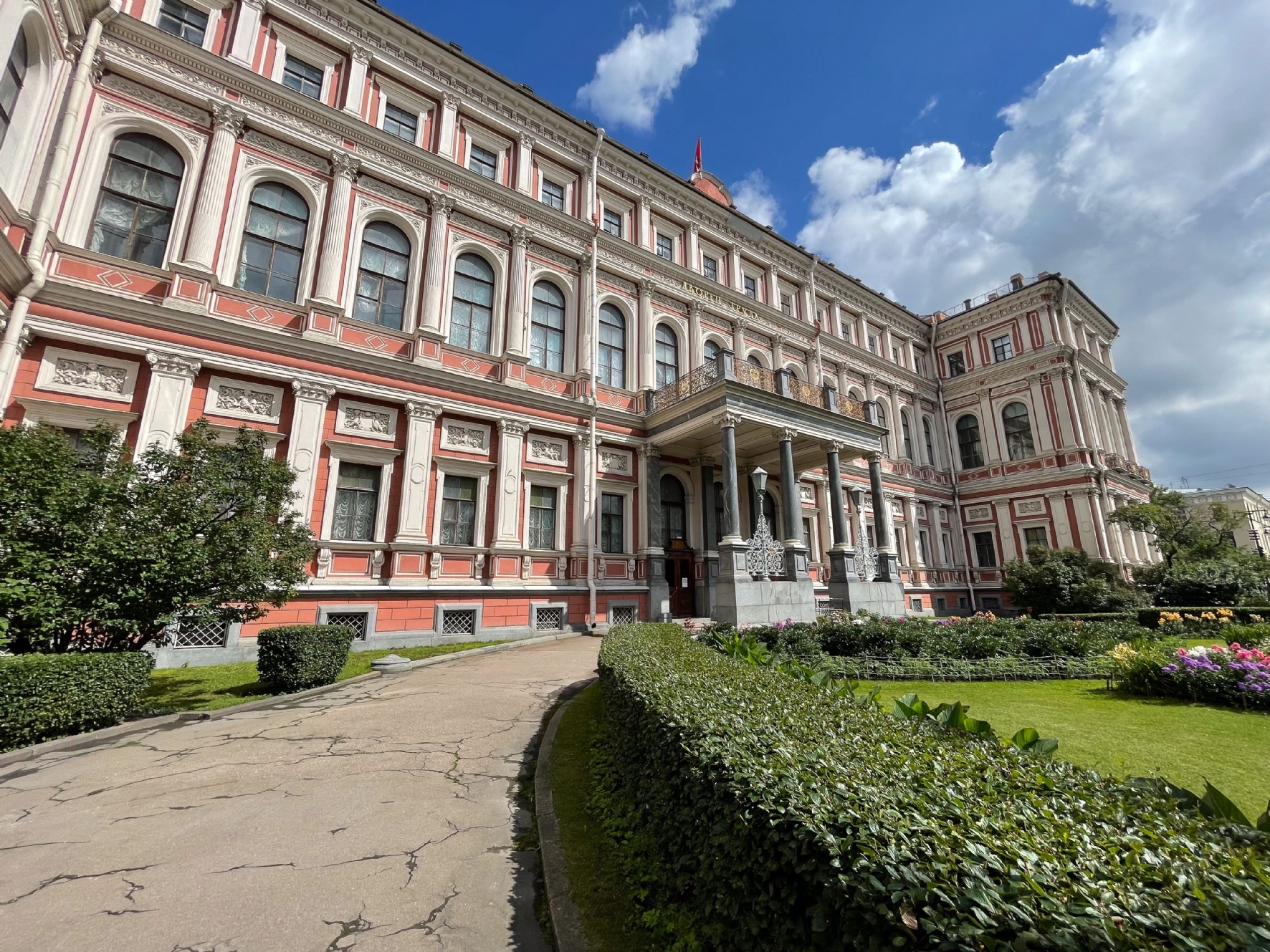 Николаевский дворец (Дворец труда)