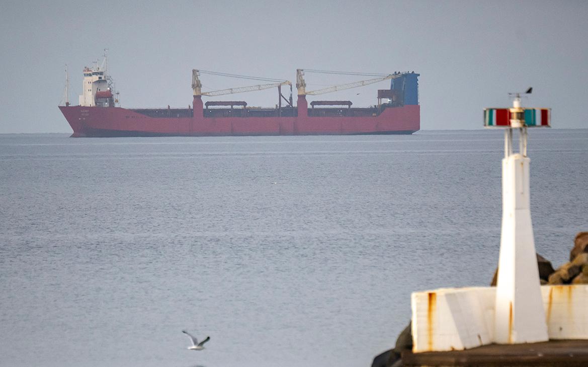 Швеция отпустила задержанный российский контейнеровоз Adler