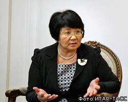 Р.Отунбаева: А.Акаев хотел показаться причастным к свержению К.Бакиева
