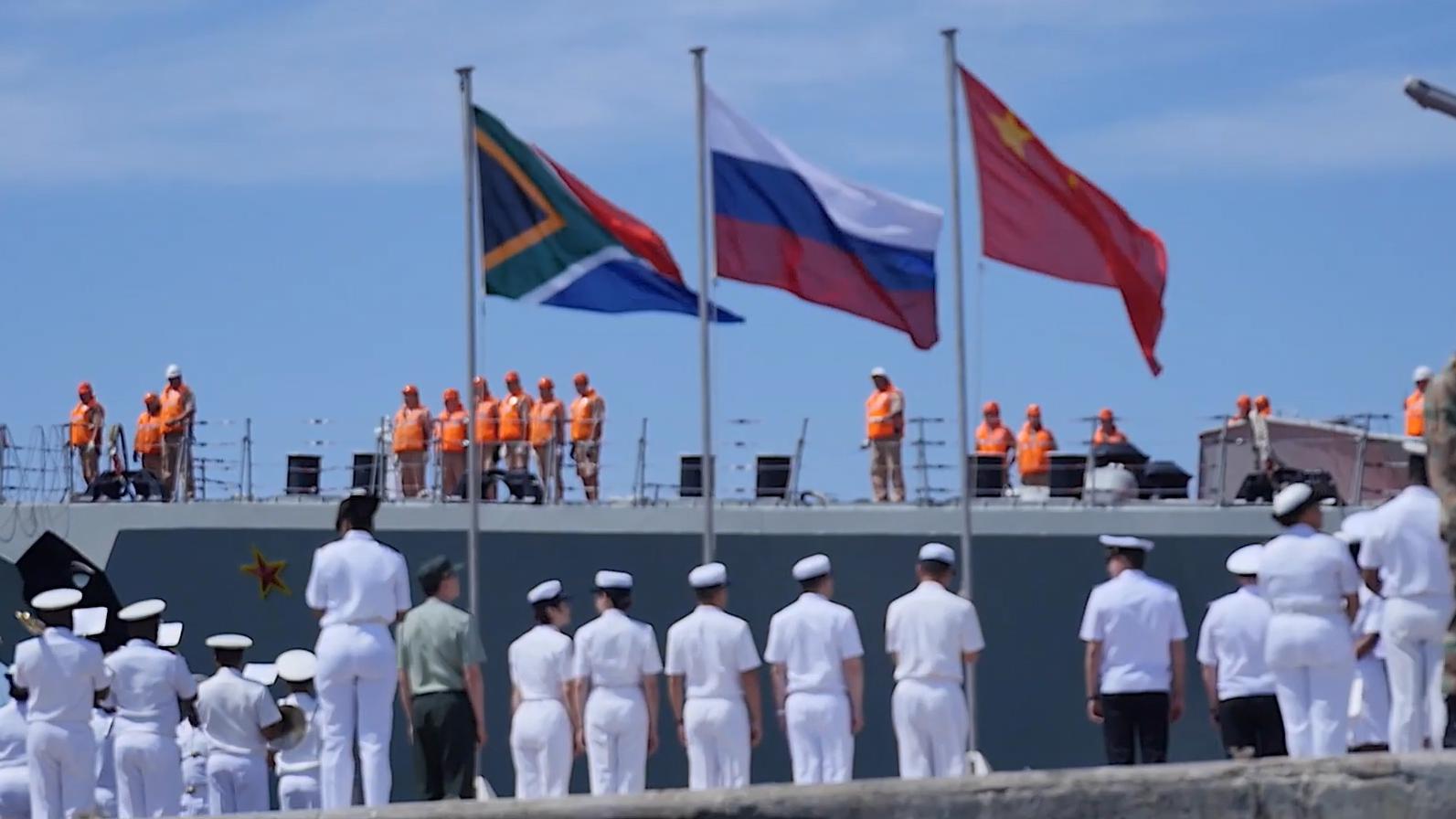 Как выглядели военные учения Китая, ЮАР и России в 2019 году. Видео