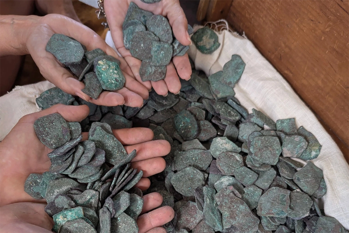 Клад с золотыми монетами на $1 млн