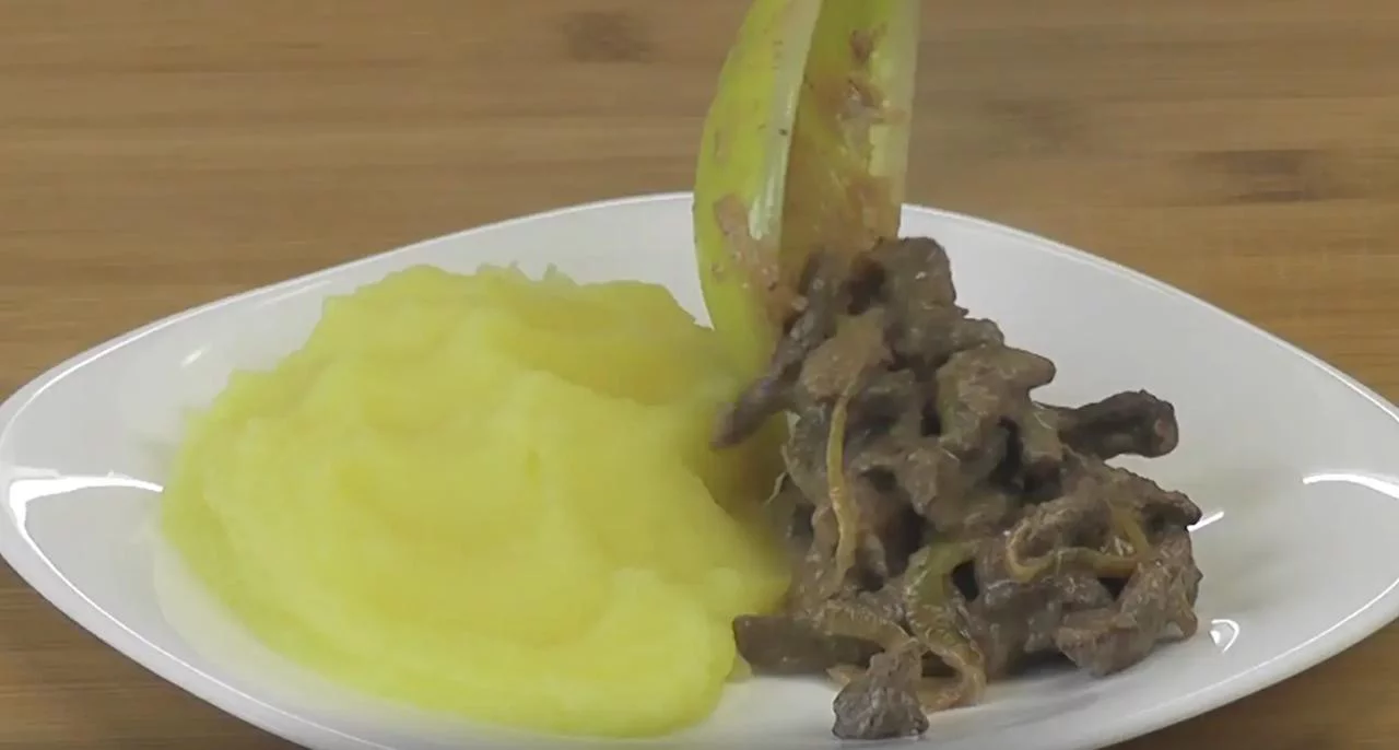 Подайте печень с картофельным пюре