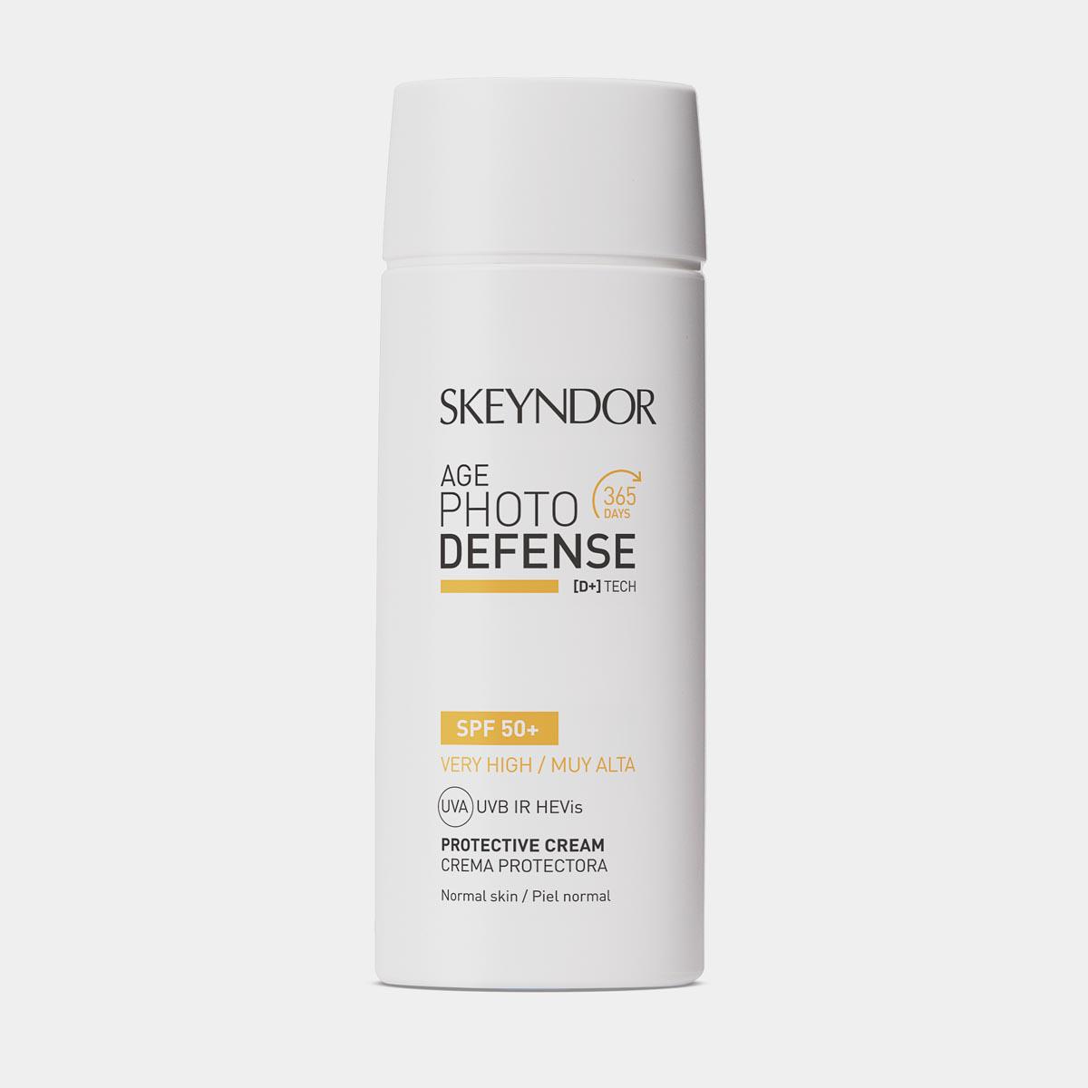 Матирующий солнцезащитный крем SPF 50+ для комбинированной кожи Skeyndor, 8400 руб. (салон красоты «Мильфей»)
