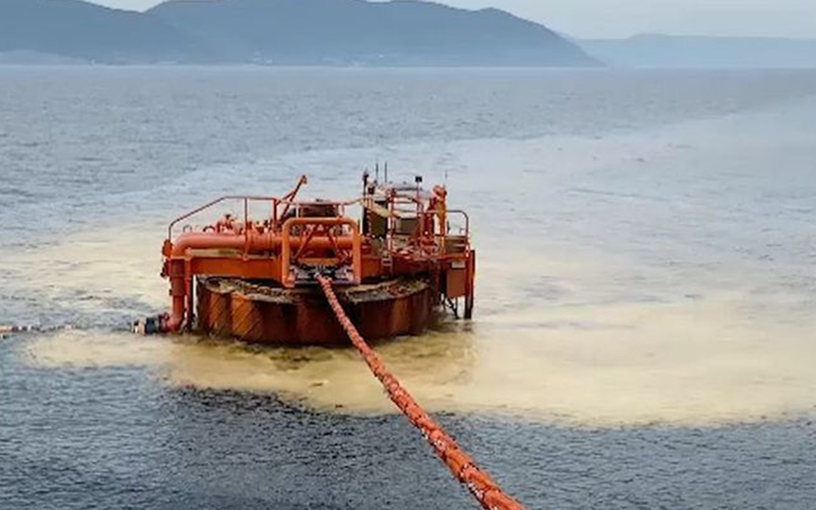 Экологи заявили о загрязнении нефтью побережья у Абрау-Дюрсо