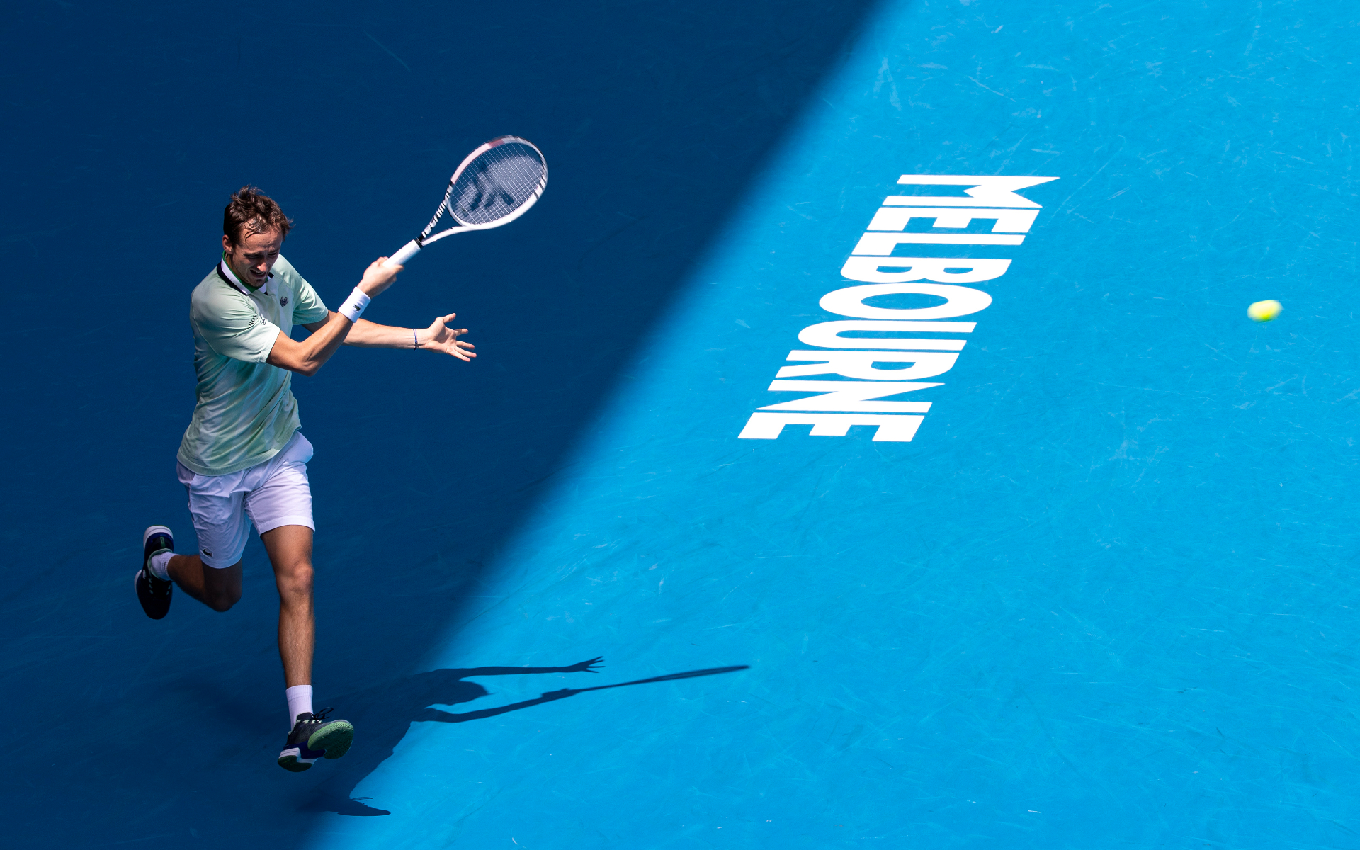 Медведев победил Кирьоса и пробился в третий круг Australian Open