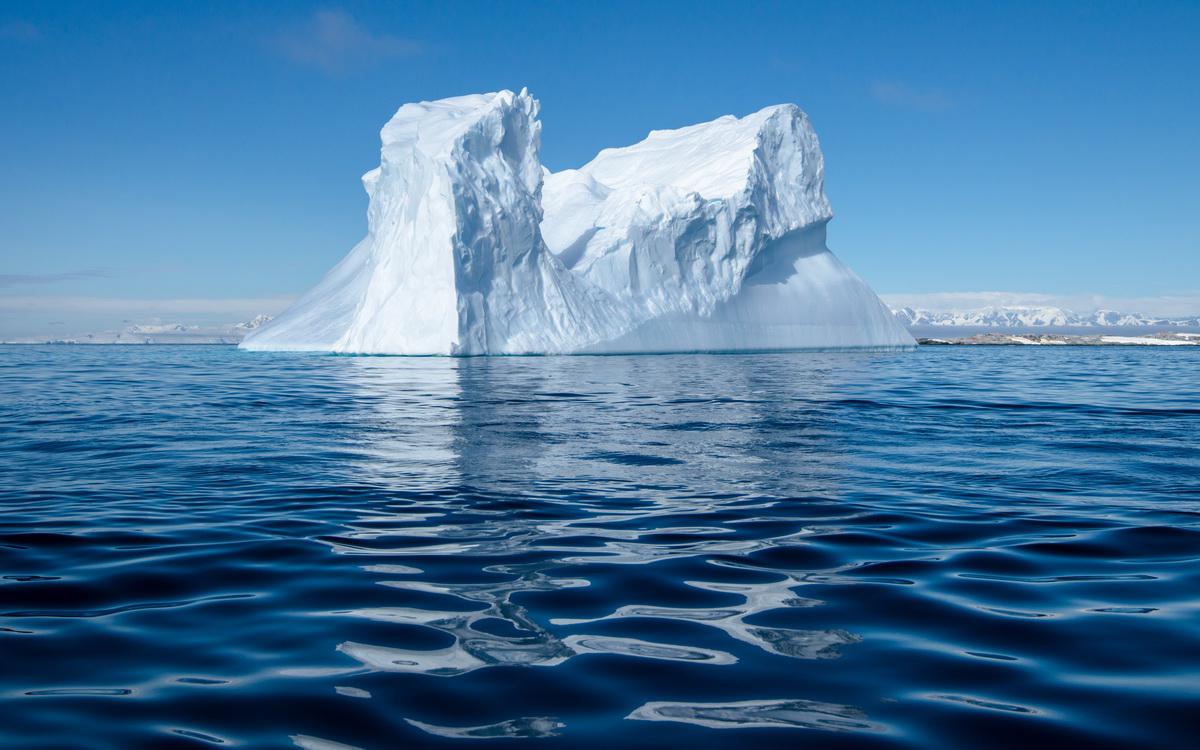 Фотография айсберга, сделанная после крушения британского пассажирского лайнера &laquo;Титаник&raquo;. Выставка в Нью-Йорке, 2012&nbsp;год