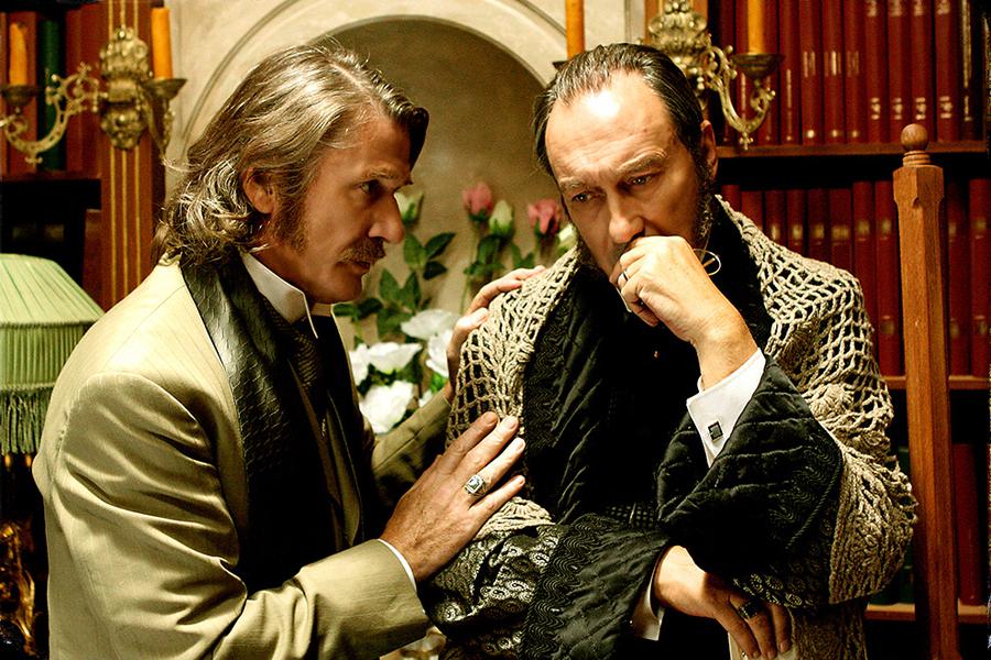 Александр Абдулов и Олег Янковский в сцене из фильма режиссера Сергея Соловьева «Анна Каренина»