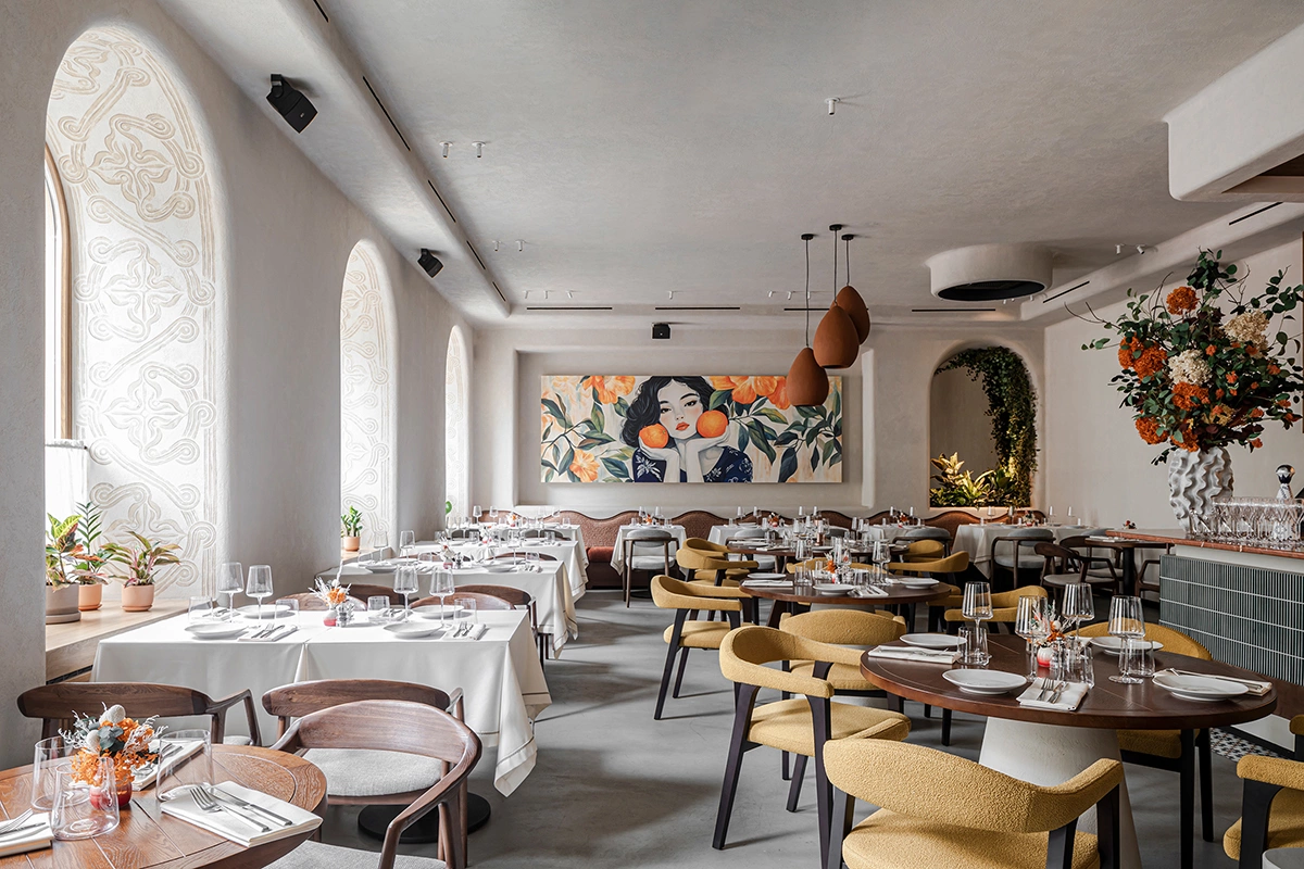 Недавно открывшееся на Поварской улице Eliso Bistro — свежий городской взгляд на грузинскую еду: светлый интерьер, без заигрывания с национальным колоритом как в дизайне, так и в подаче блюд