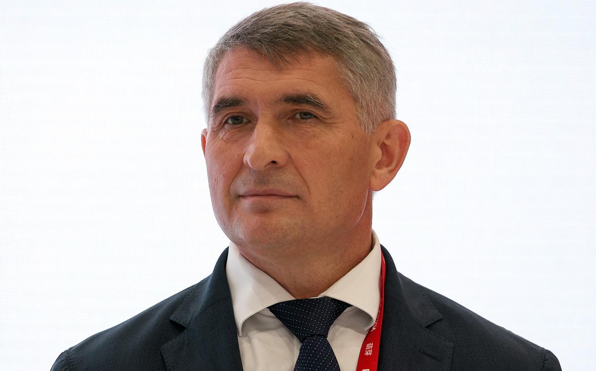 Олег Николаев