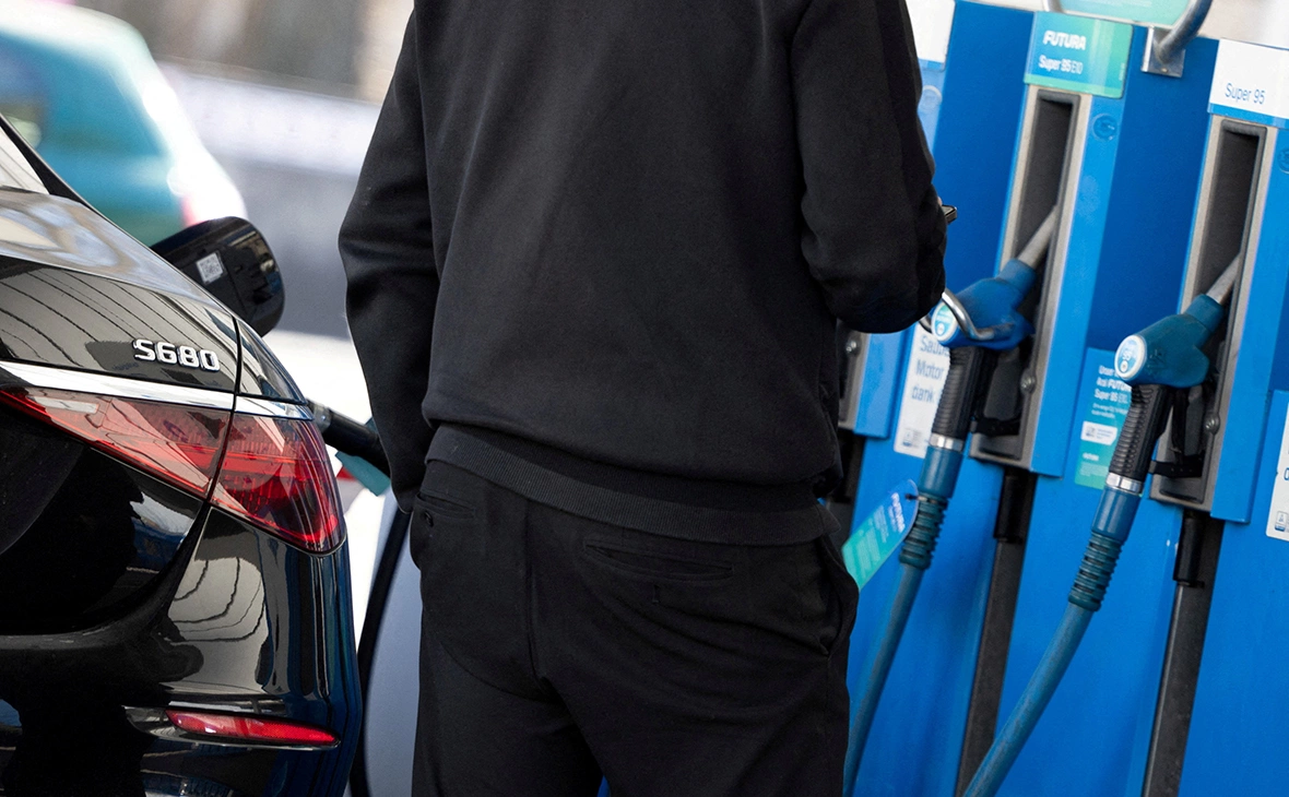 Axel Schmidt / Reuters