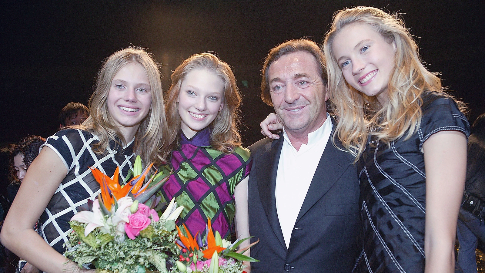 Жеральд Мари с моделями после финала мирового конкурса Elite Model Look 2005