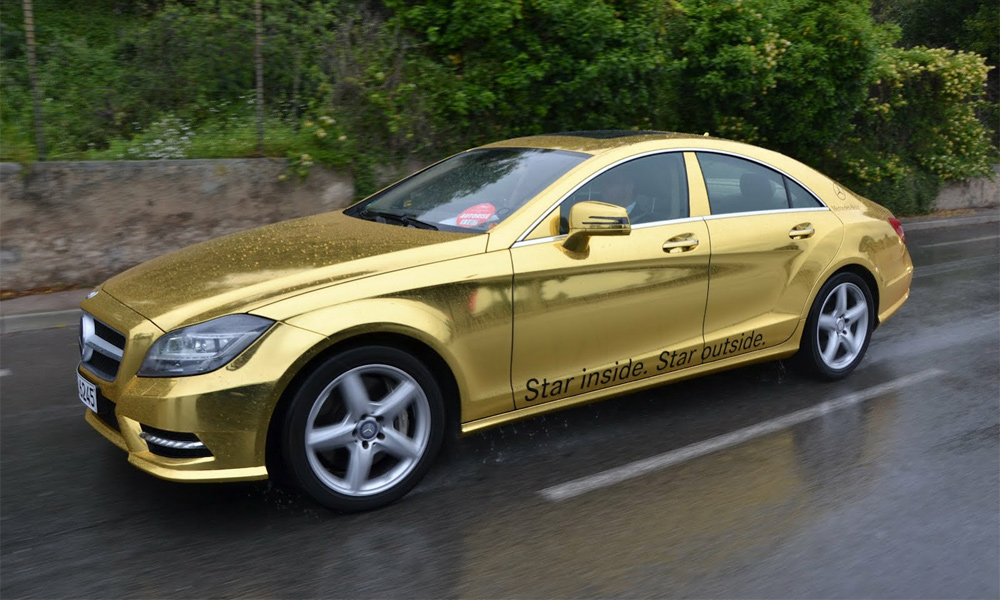 Mercedes-Benz AMG привез в Канны лимузины золотого цвета
