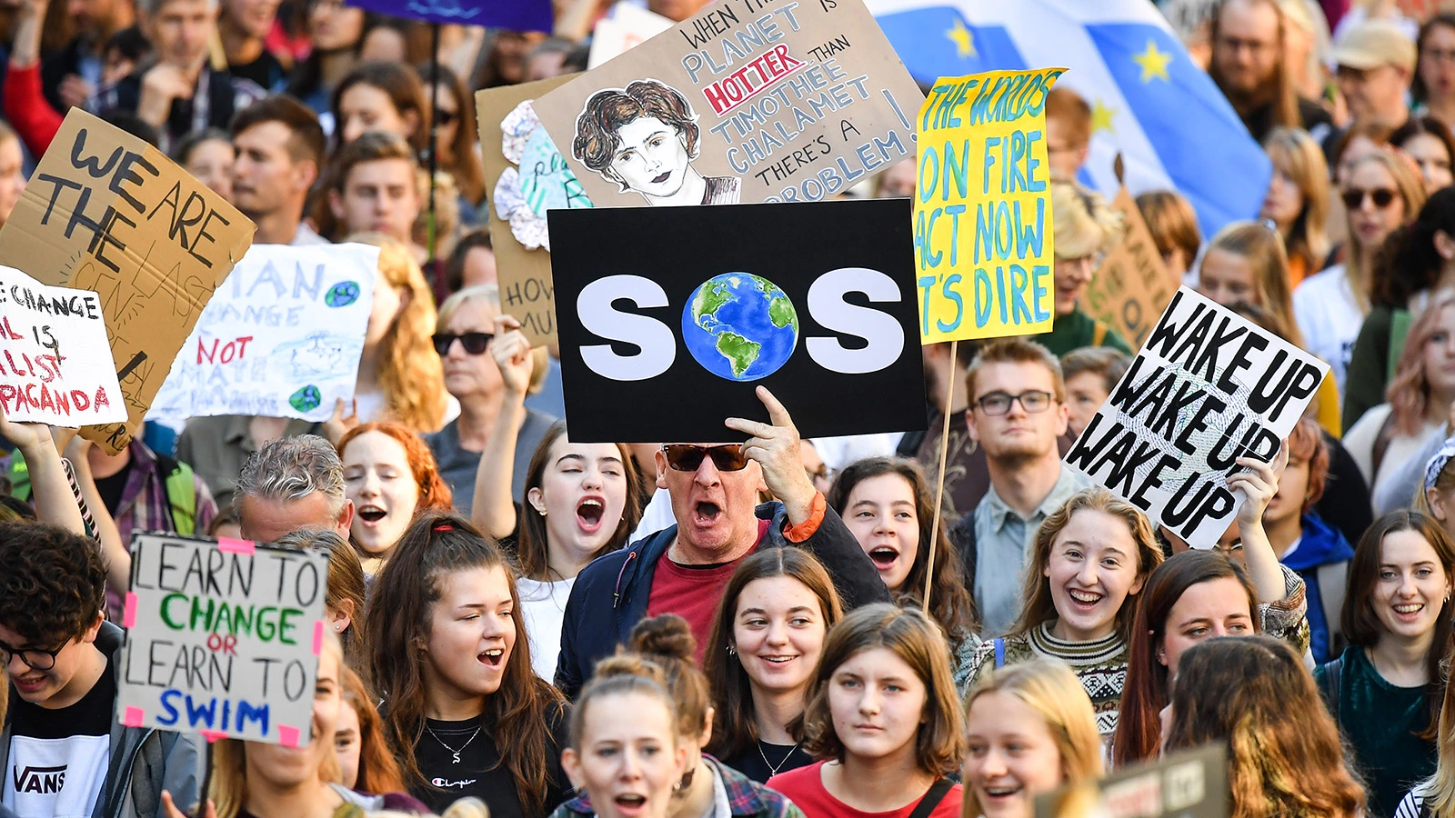 <p>На фото: протестующие во время участия в Глобальной климатической забастовке 20 сентября 2019 года в Эдинбурге, Шотландия</p>