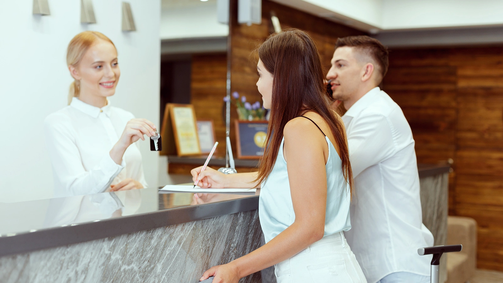 По новым правилам гостиницы обязаны ждать постояльца сутки — с момента запланированного заселения до расчетного часа на следующий день