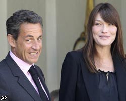 Н.Саркози отказался комментировать рождение дочери