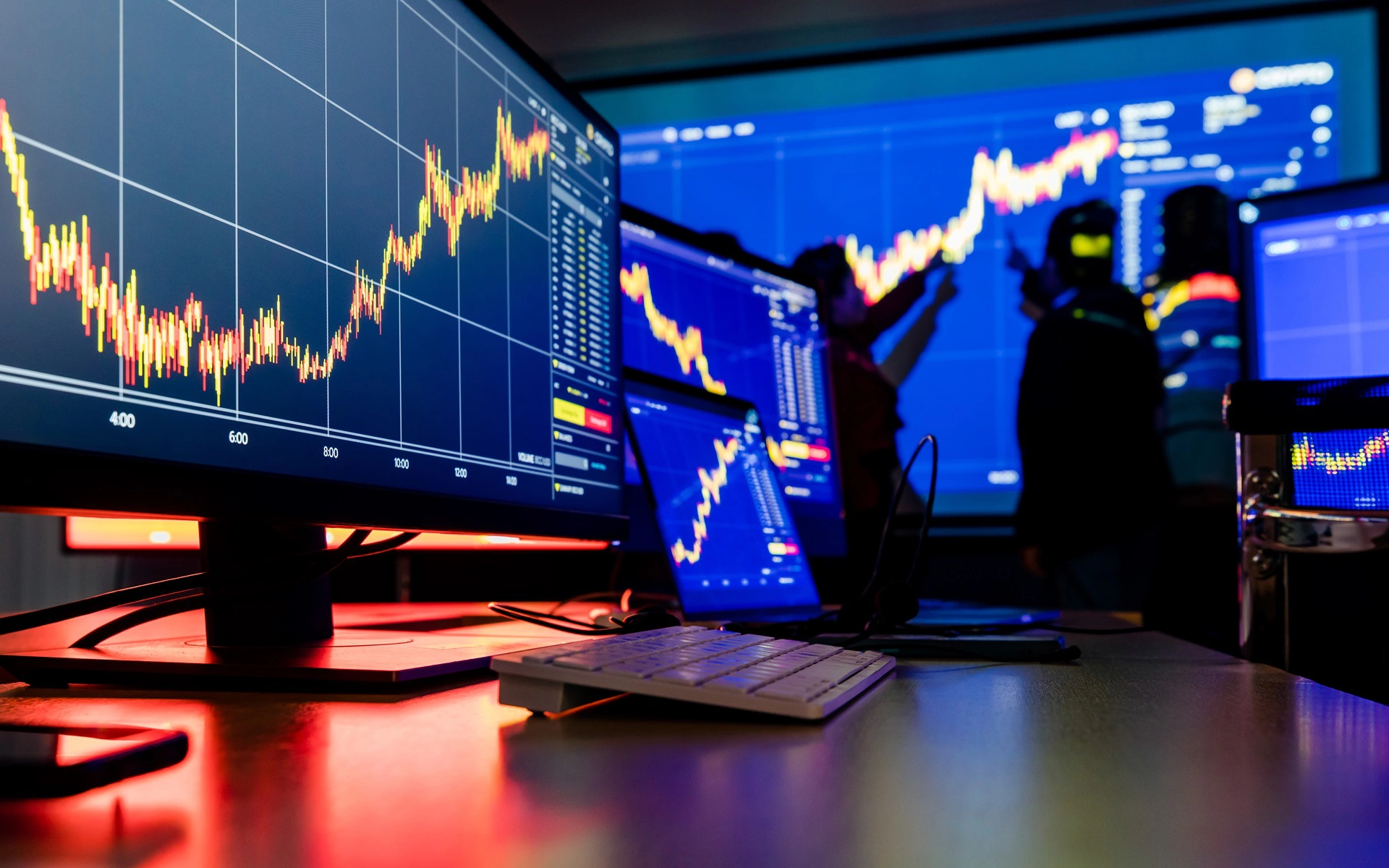 Bloomberg выяснил, что высокая волатильность в этом году связана с действия...