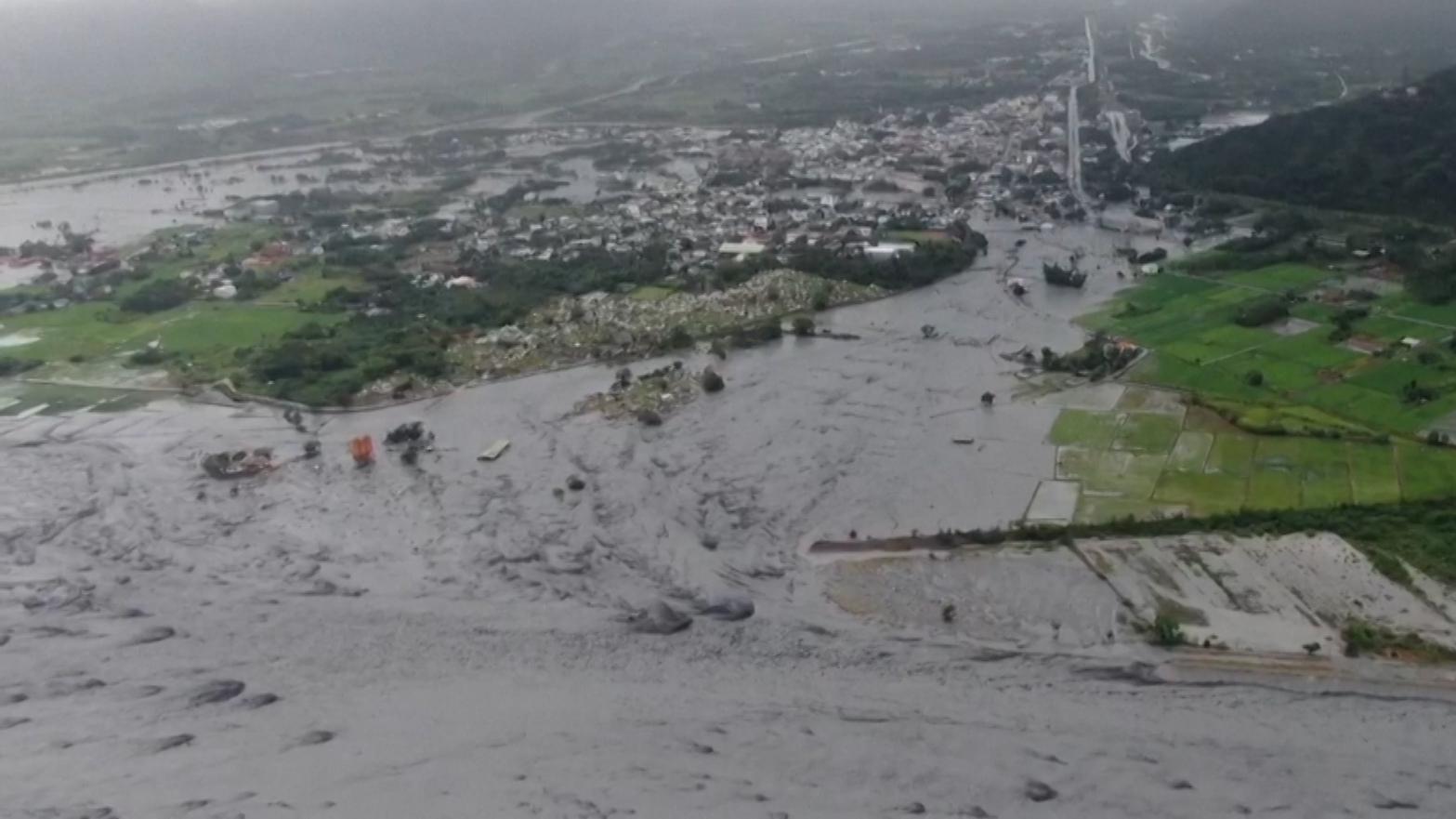 На Тайване из-за тайфуна погибли 17 человек